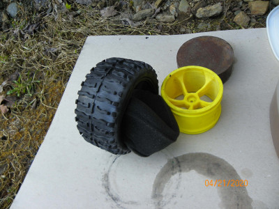 Removing Glued Tires from Rims_J.jpg
